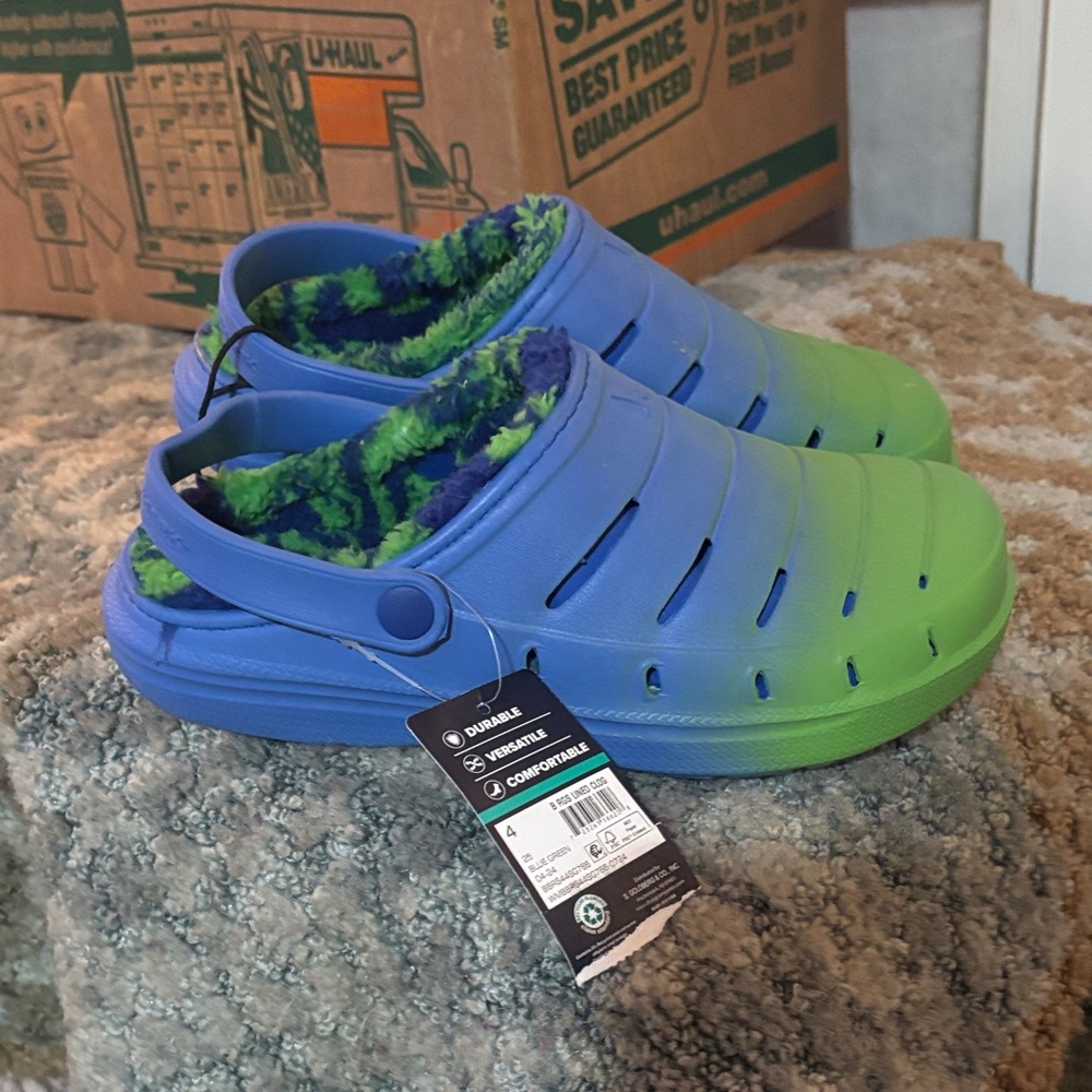 Vibrant Blue and Green Kids Slippers